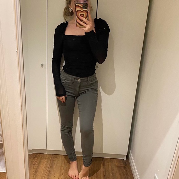 American Eagle Jeans - Picture 2 of 6